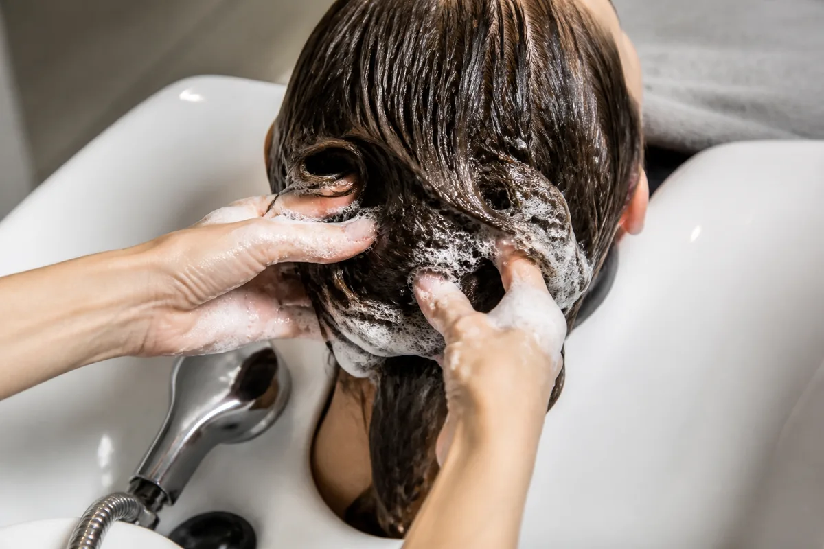 Shampoing professionnel : base lavante, pH et dosage